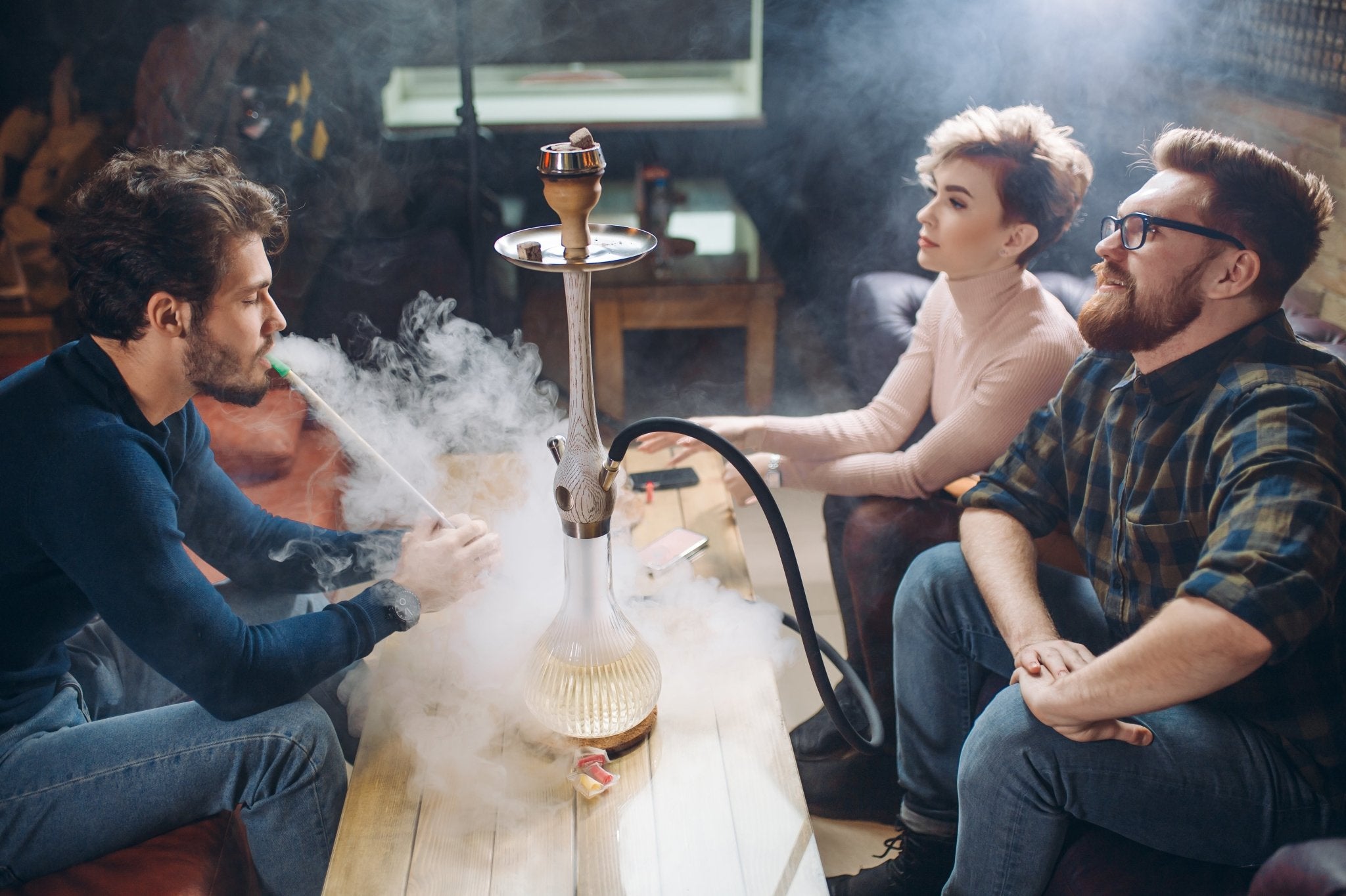 Vannpipe Guide: Hvordan røyke vannpipe med mineralsteiner - SmokeLab